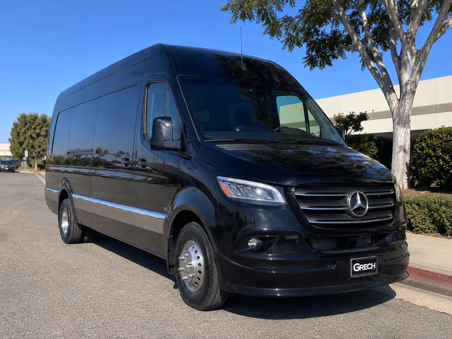 Oakland Airport Shuttle & Transportation party bus exterior