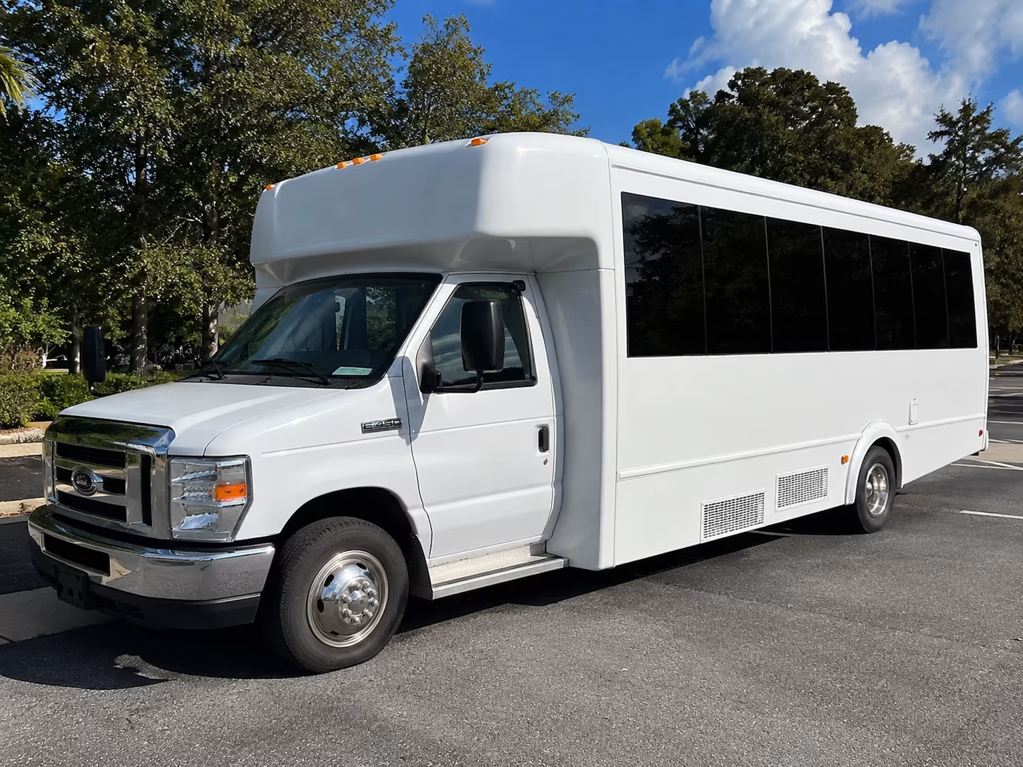 Oakland Winery Tour & Pub Crawl Transportation party bus exterior